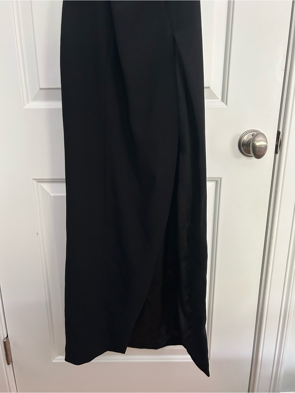 House of CB Sarai Strapless Feather Dress with Thigh Slit - Picture 6 of 11